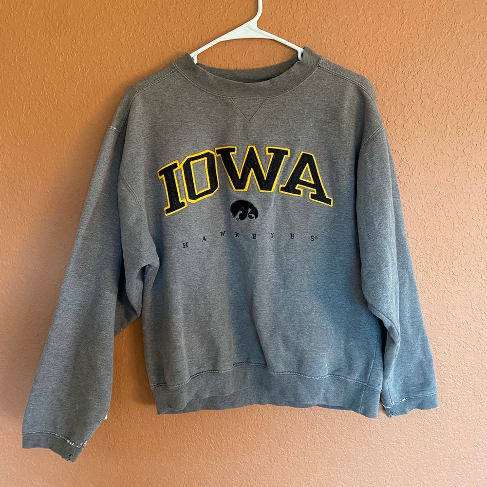 Retro vintage Iowa Hawkeyes Size Small Campus Traditions by Cadre